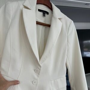 White House Black Market, Size 6, White